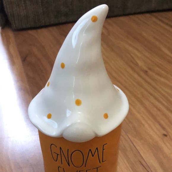 Rae Dunn gnome sweet gnome candle with hat - Picture 6 of 9